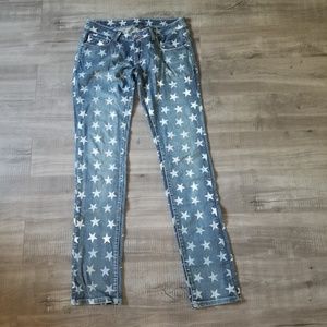 Decoded size 7 distressed skinny jeans with stars